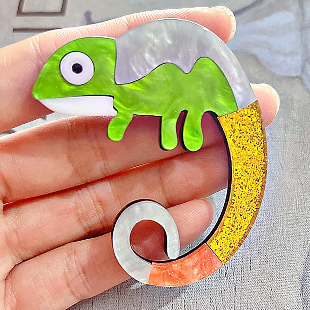 Брошь из акрила. Хамелеон. 5х6 см.